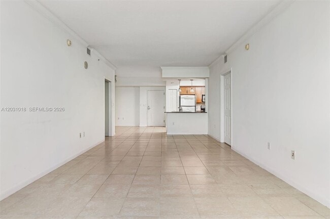 Building Photo - 2000 N Bayshore Dr