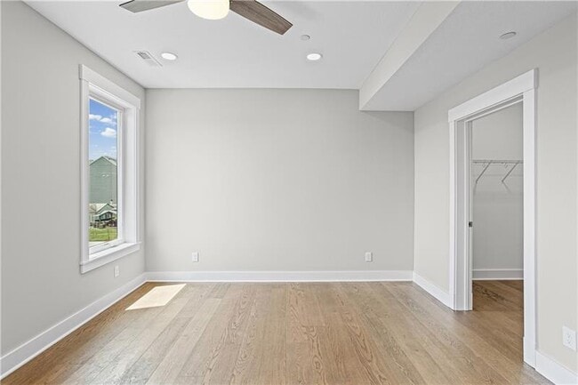 Building Photo - 1607 Grandview Ave