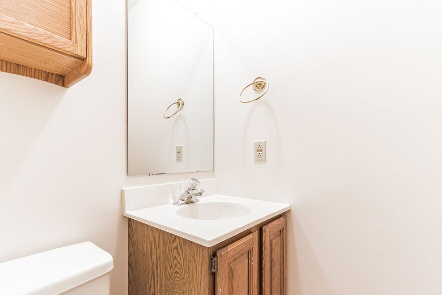 Building Photo - 48 Stonehurst Ct