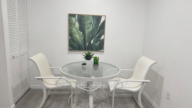 Building Photo - 5195 Europa Dr