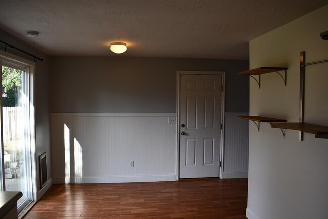 Building Photo - 563 E Hilo St