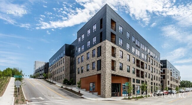 Building Photo - 2705 McGee Trafficway