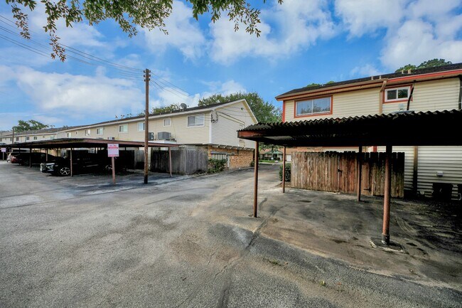 Building Photo - 10654 Hazelhurst Dr