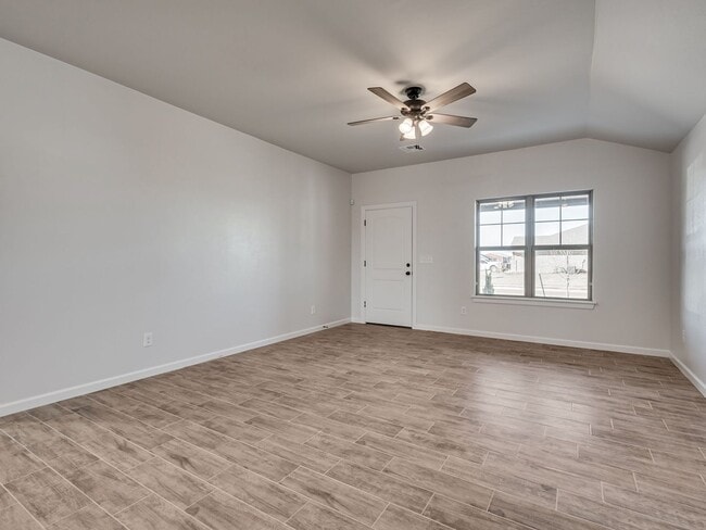 Building Photo - Newer Home in Washington under $1,500!