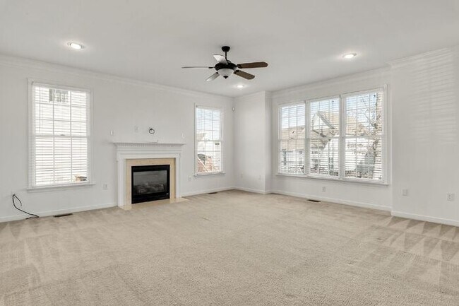 Building Photo - Spacious 5-Bedroom, 3.5-Bath Home in Midlothian – Prime Location & Community Amenities