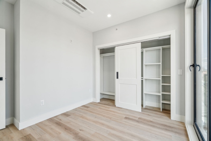 Building Photo - 3748 Lancaster Ave