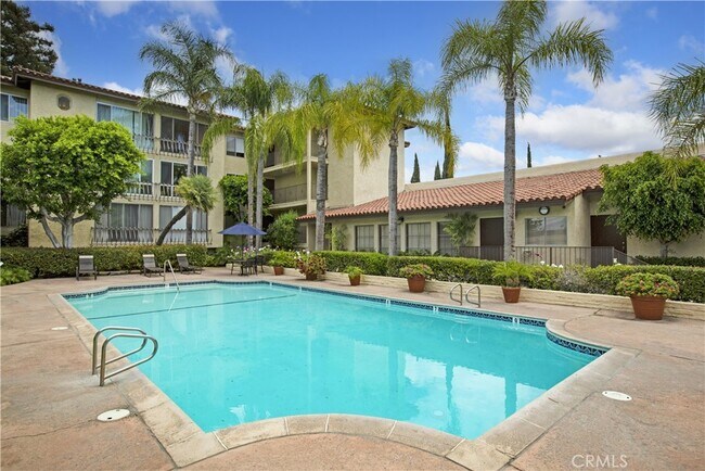 Building Photo - 12830 Burbank Blvd