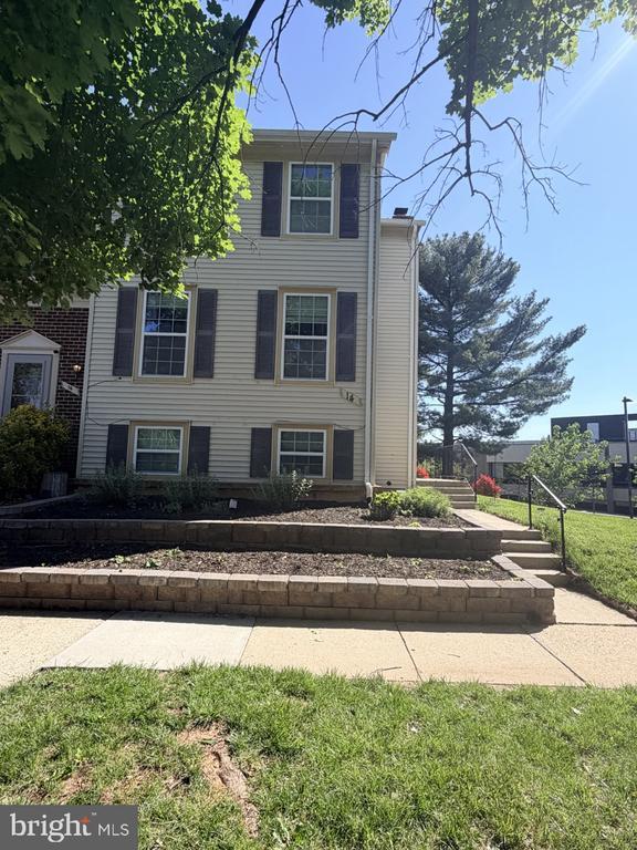 Building Photo - 14 Rothschild Ct
