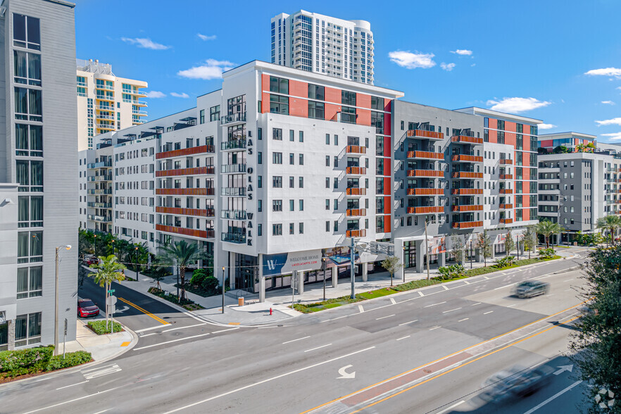 Building Photo - 10X Las Olas Walk