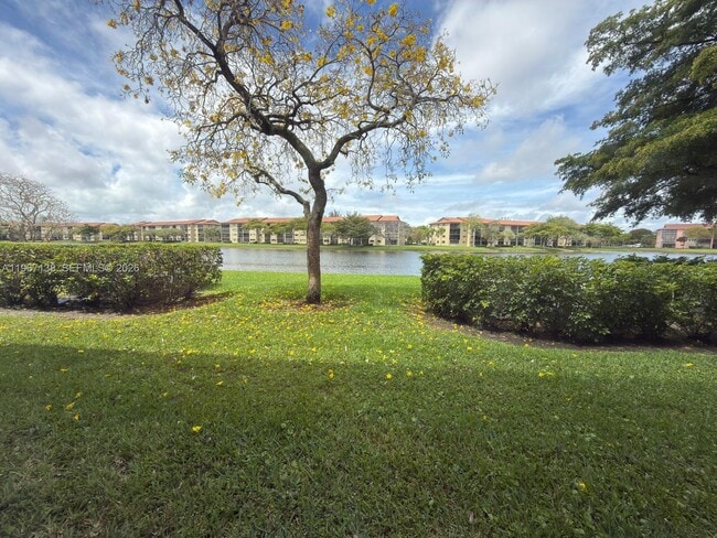 Building Photo - 950 SW 138th Ave