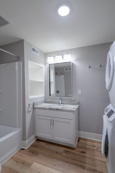 Building Photo - 610 4th St NW