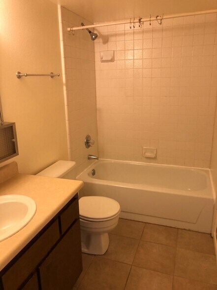 downstairs bathroom - 2520 E Cassidy Ln
