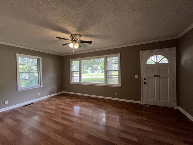 Building Photo - 438 Lennanwood Ave