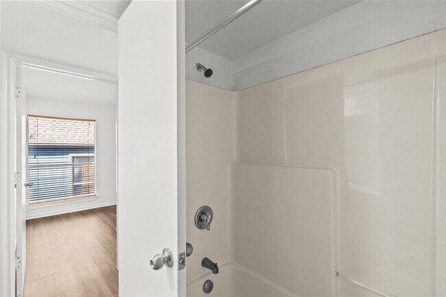 Building Photo - 8100 Seawall Blvd