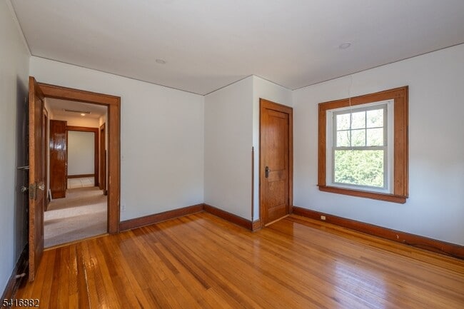 Building Photo - 176 Grove Ave