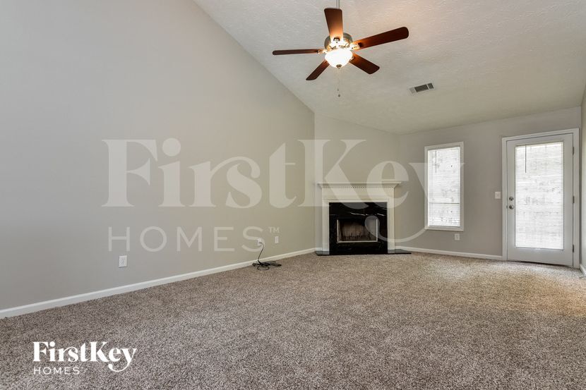 Building Photo - 205 Trelawney Ln