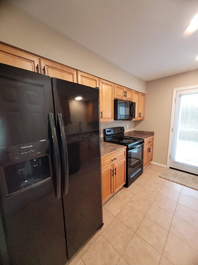 Building Photo - 1218 W Spruce St