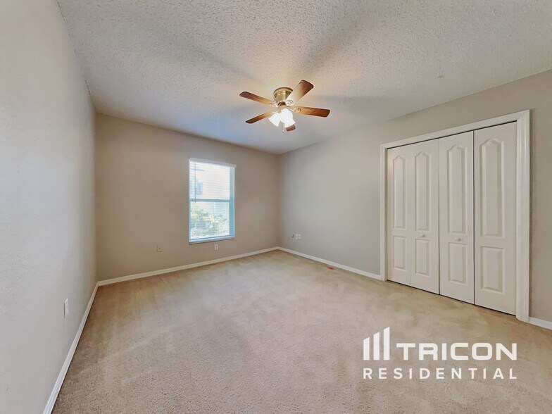 Building Photo - 7419 Valley Ct