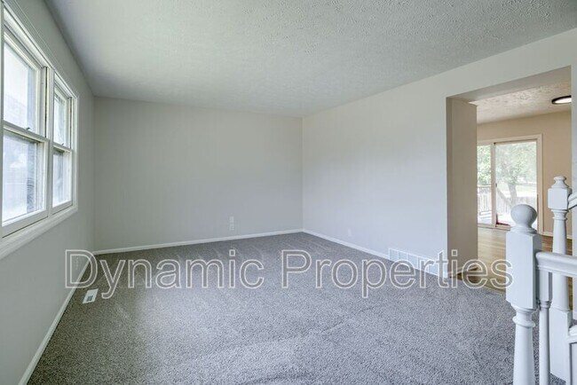 Building Photo - 15342 Sarpy Cir