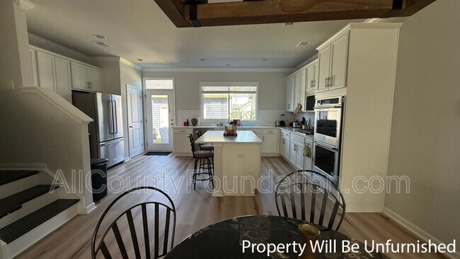 Building Photo - 612 Southview Ln