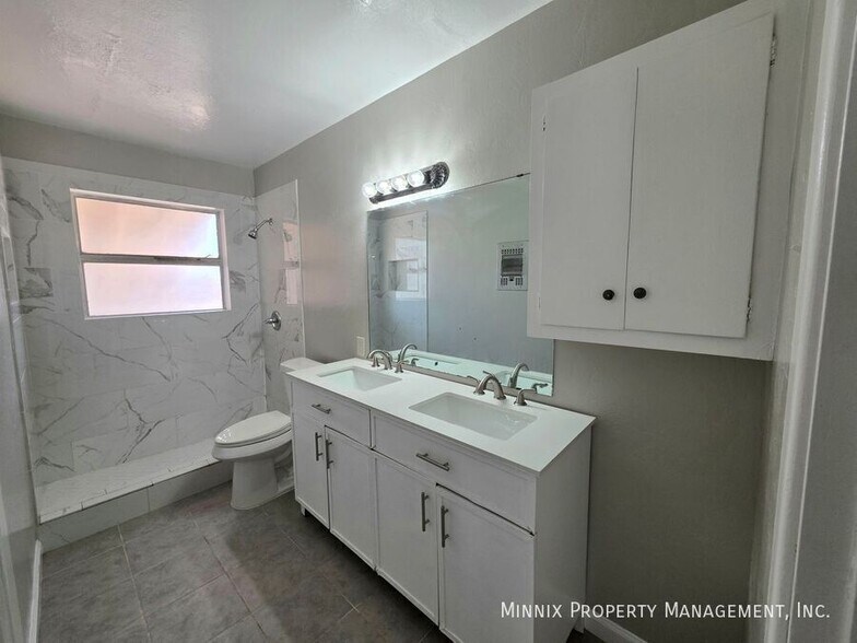 Building Photo - 3202 W Illinois Ave