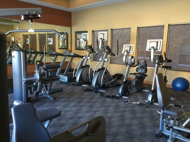 Building Photo - Incredible First Floor Corner 2bd/2ba Loft at Via Varra! AVAILABLE 7/1!