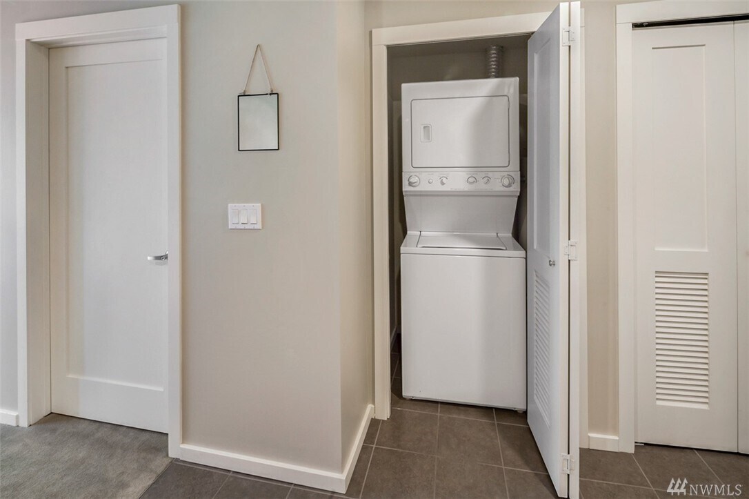 Washer/ dryer - 76 Cedar St