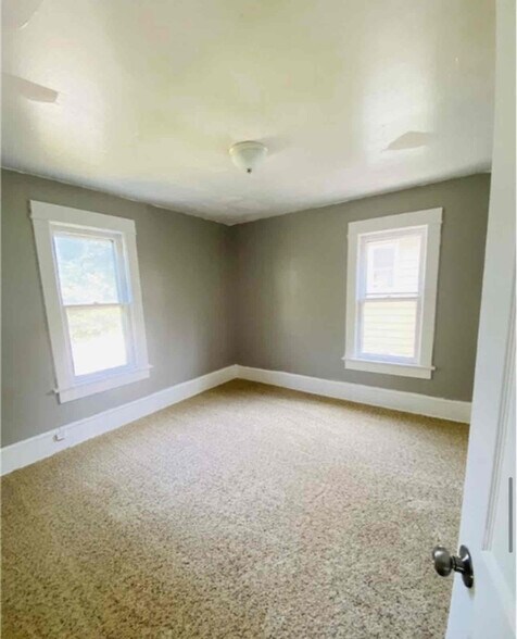 Building Photo - 849 Beardsley St