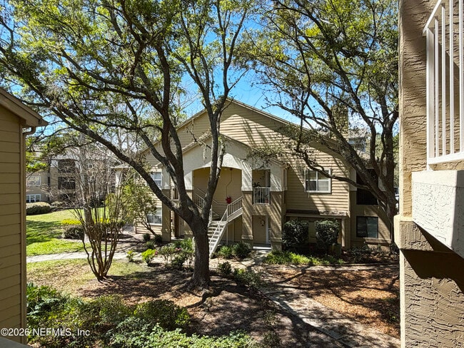 Building Photo - 11-11 Arbor Club Dr