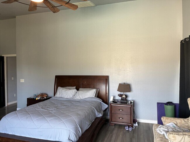 Building Photo - 9226 N 182nd Dr