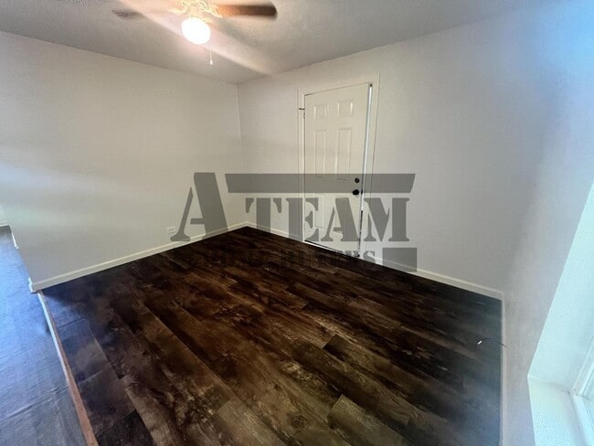 Building Photo - 3 Bed 1 Bath home for rent!