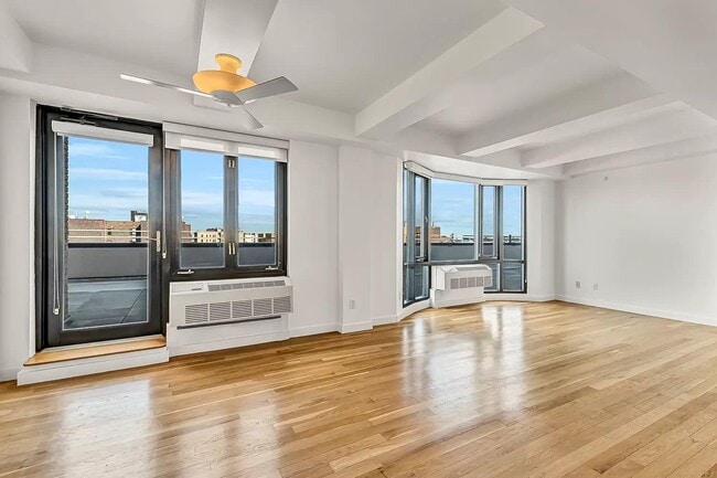 Building Photo - 35-40 30th St