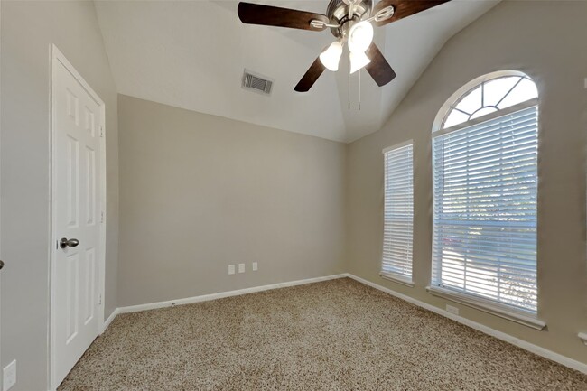 Building Photo - 7022 Echo Pines Dr