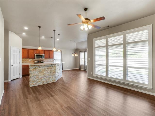 Building Photo - 5015 Spruce St