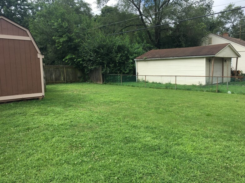 Building Photo - 2286 W Kessler Blvd N Dr