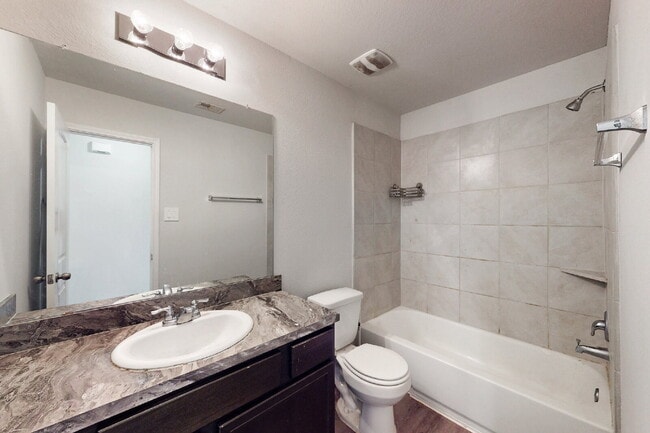 Building Photo - 968 Rice Dr