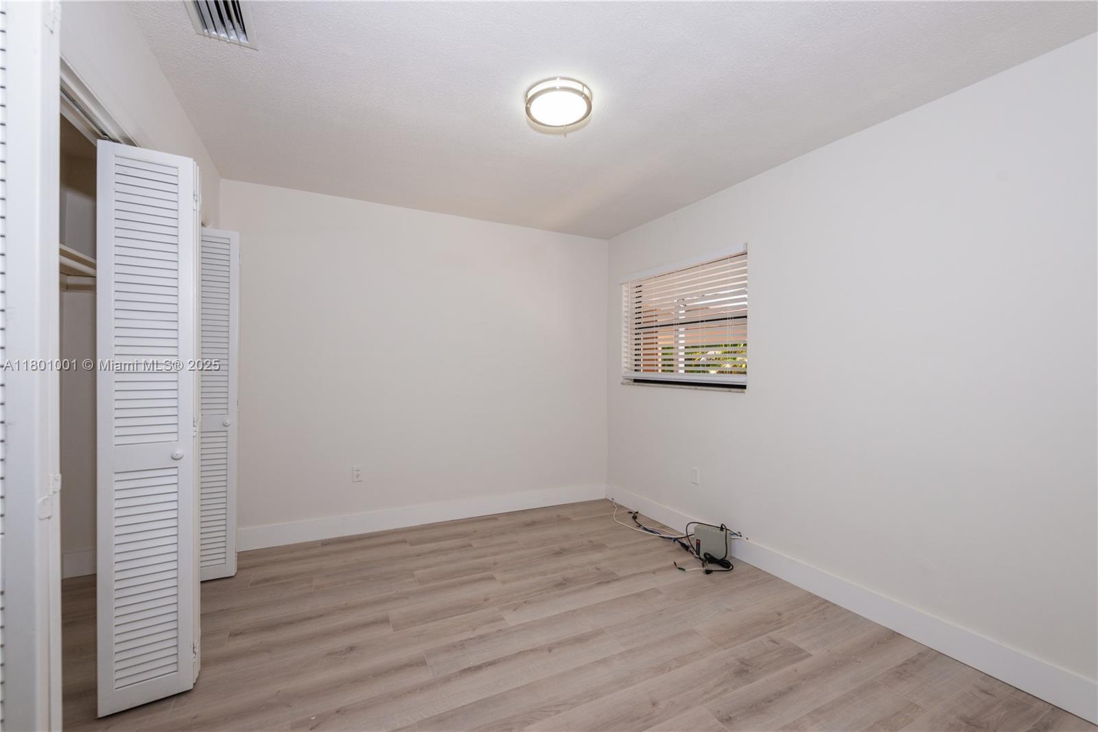 Building Photo - 1541 Zuleta Ave
