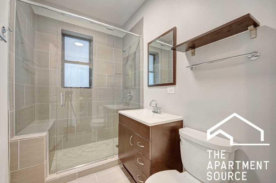 Building Photo - 2019 N Hoyne Ave