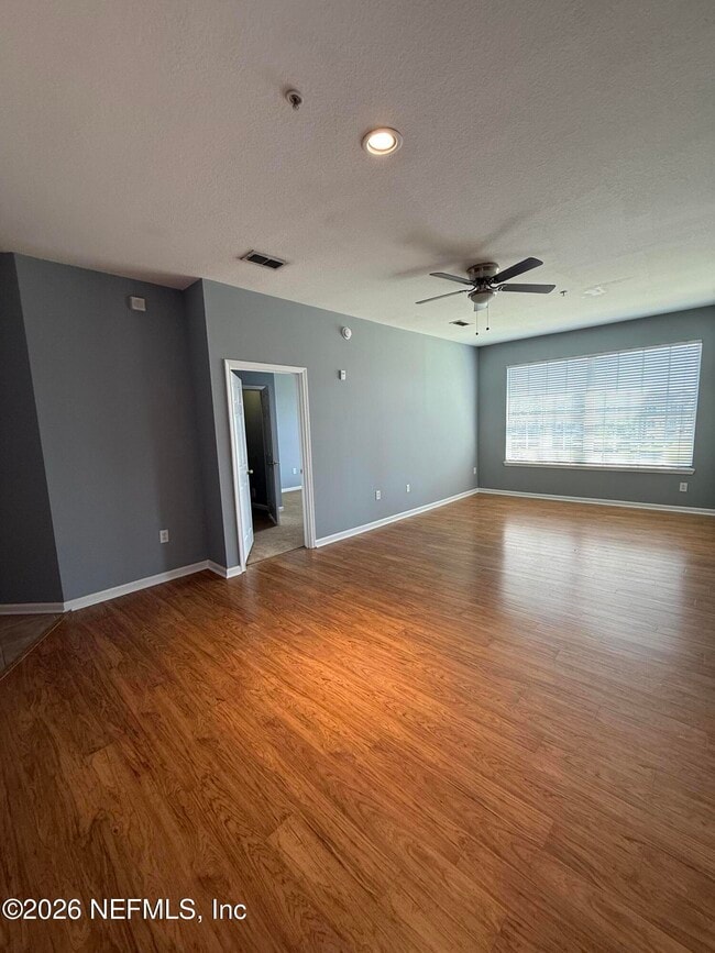 Building Photo - 7990 Baymeadows Rd