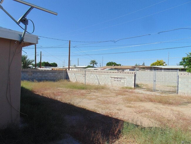 Building Photo - 2014 E 25th St