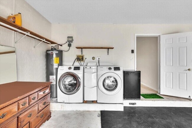 Building Photo - 20231 NW 10th St