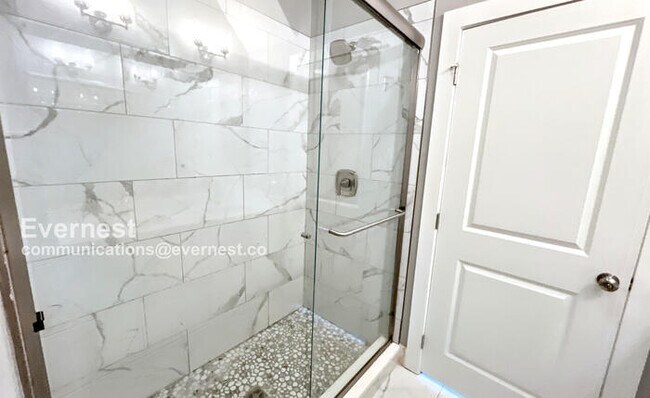 Building Photo - 1067 Montague Pl