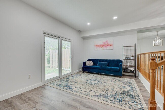 Building Photo - 822 Darlington Dr