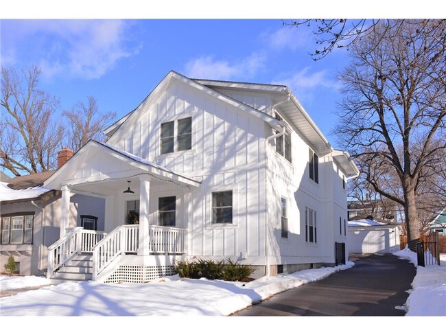 Primary Photo - 4545 Abbott Ave S