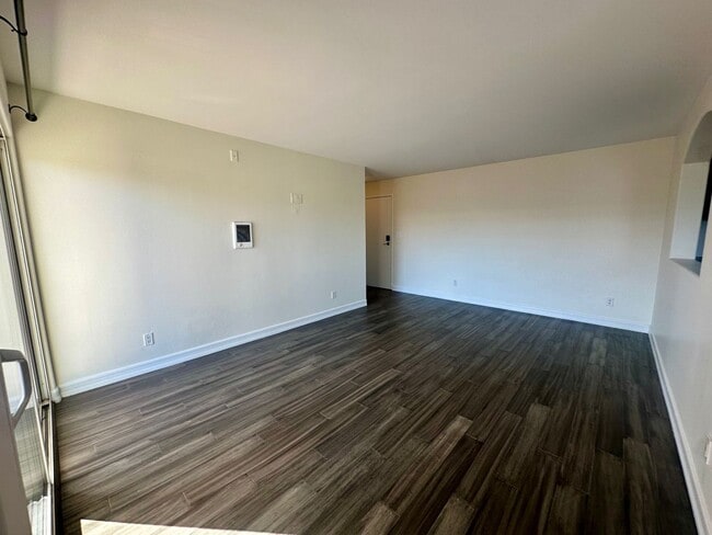 Building Photo - North Park 2bed/2bath with parking