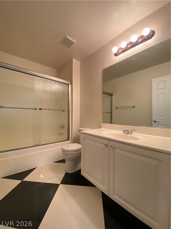 Building Photo - 175 Real Long Way