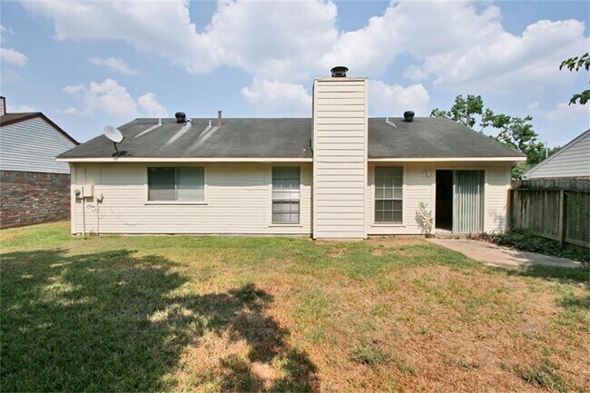 Building Photo - 2602 Lively Ln