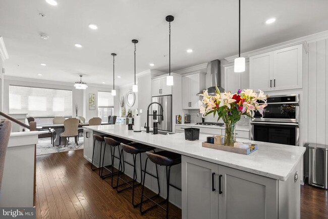 Building Photo - 619 Glenn Lk Dr