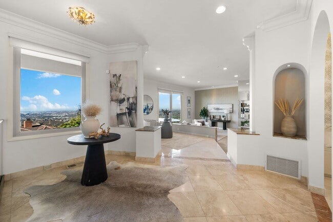 Building Photo - Custom Del Cerro Home with Views