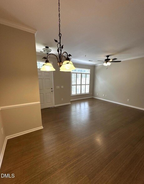 Building Photo - 2210 Valley Edge Dr